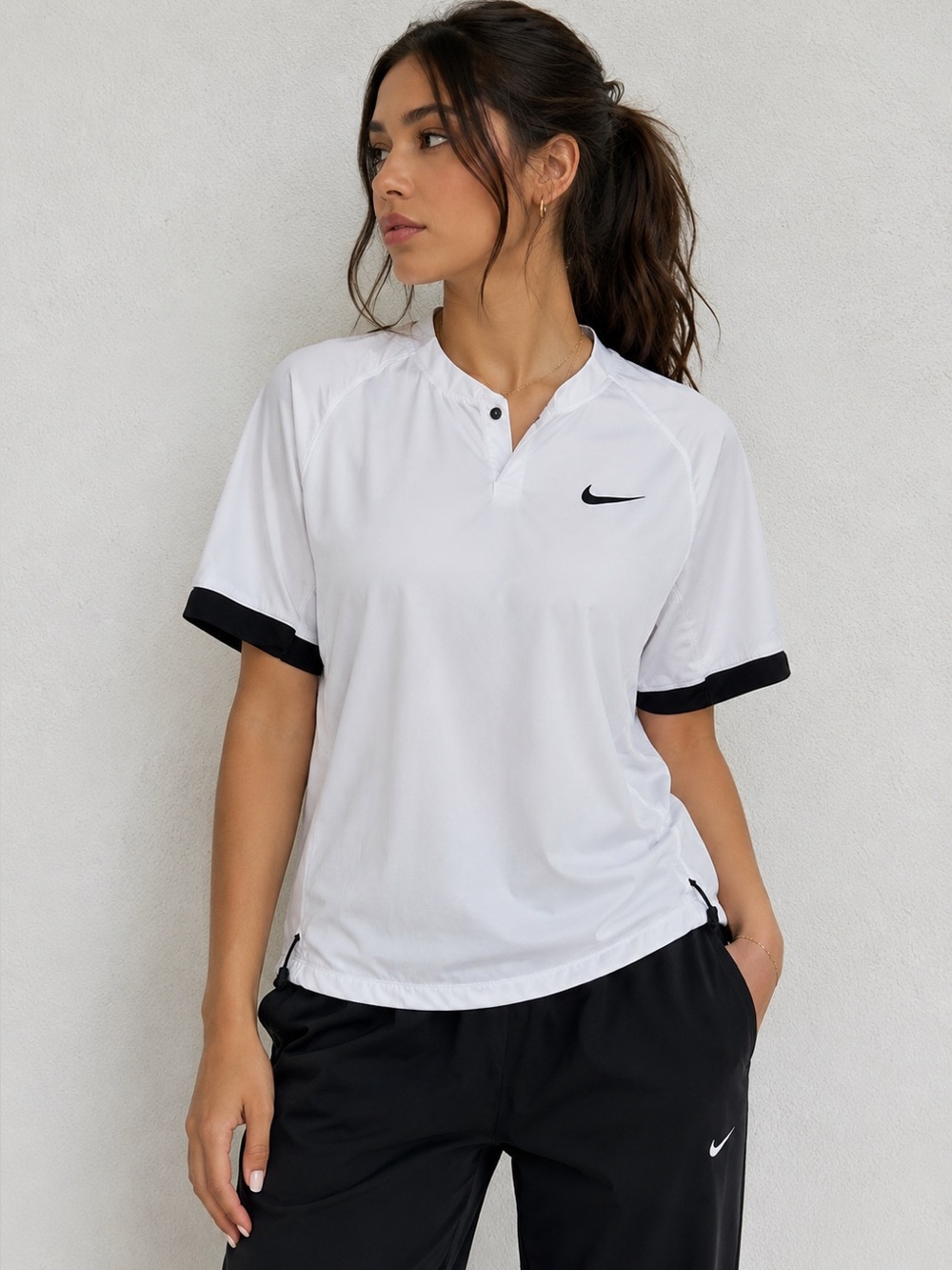 NWT Nike Women’s Softball Short Sleeve Windshirt in White with Black Trim